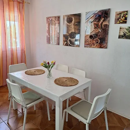 Appartamento Anchi Zara